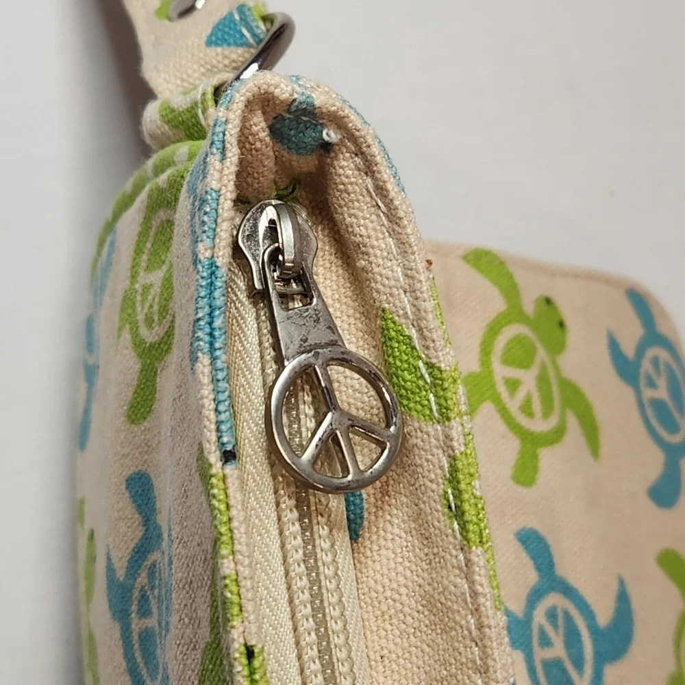 Bungalow 360 Canvas Wristlet Peace Turtles 8.5x5 Zip‎ + Magnetic Closure